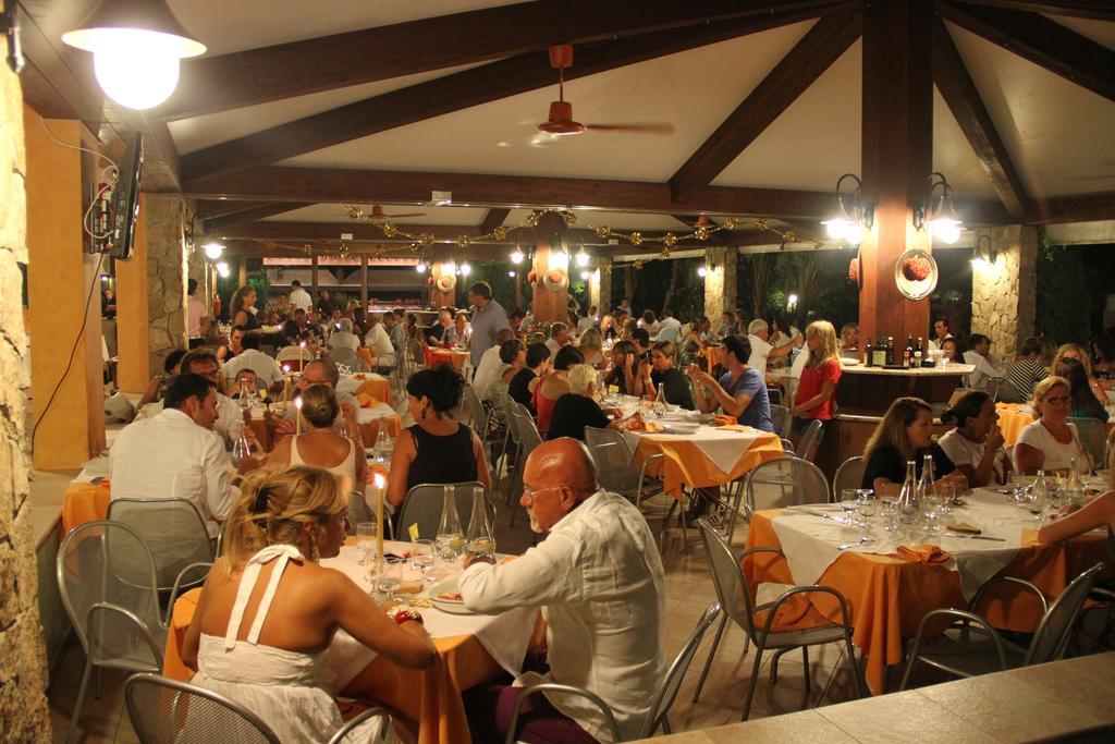 Villaggio Piscina Rei มอนเตไน ภายนอก รูปภาพ